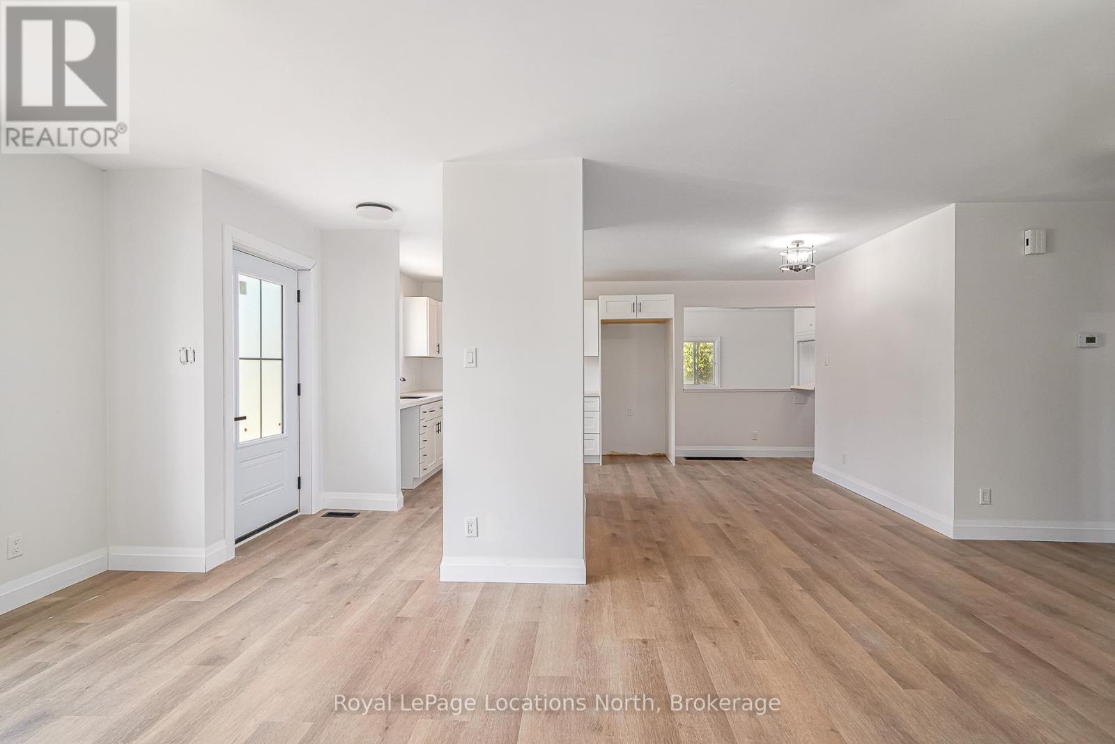 11 Lisbon Court, Wasaga Beach, Ontario  L9Z 1L2 - Photo 6 - S12705092