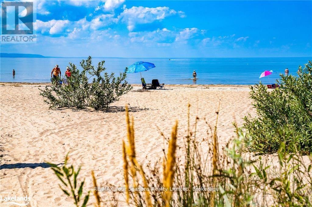 64 60th Street N, Wasaga Beach, Ontario  L9Z 1V7 - Photo 8 - S12705094