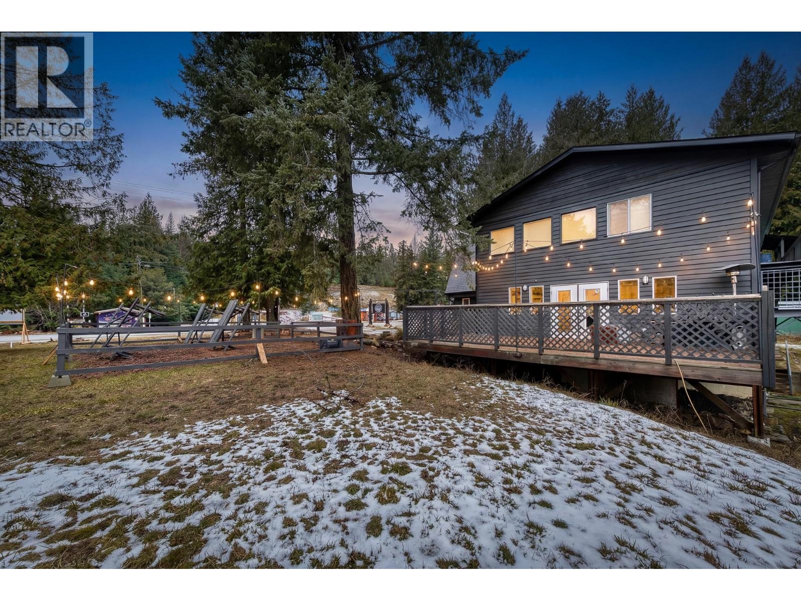 Crawford Bay / Riondel Residential Commercial Mix for sale:   3,393 sq.ft. (Listed 2026-01-17)