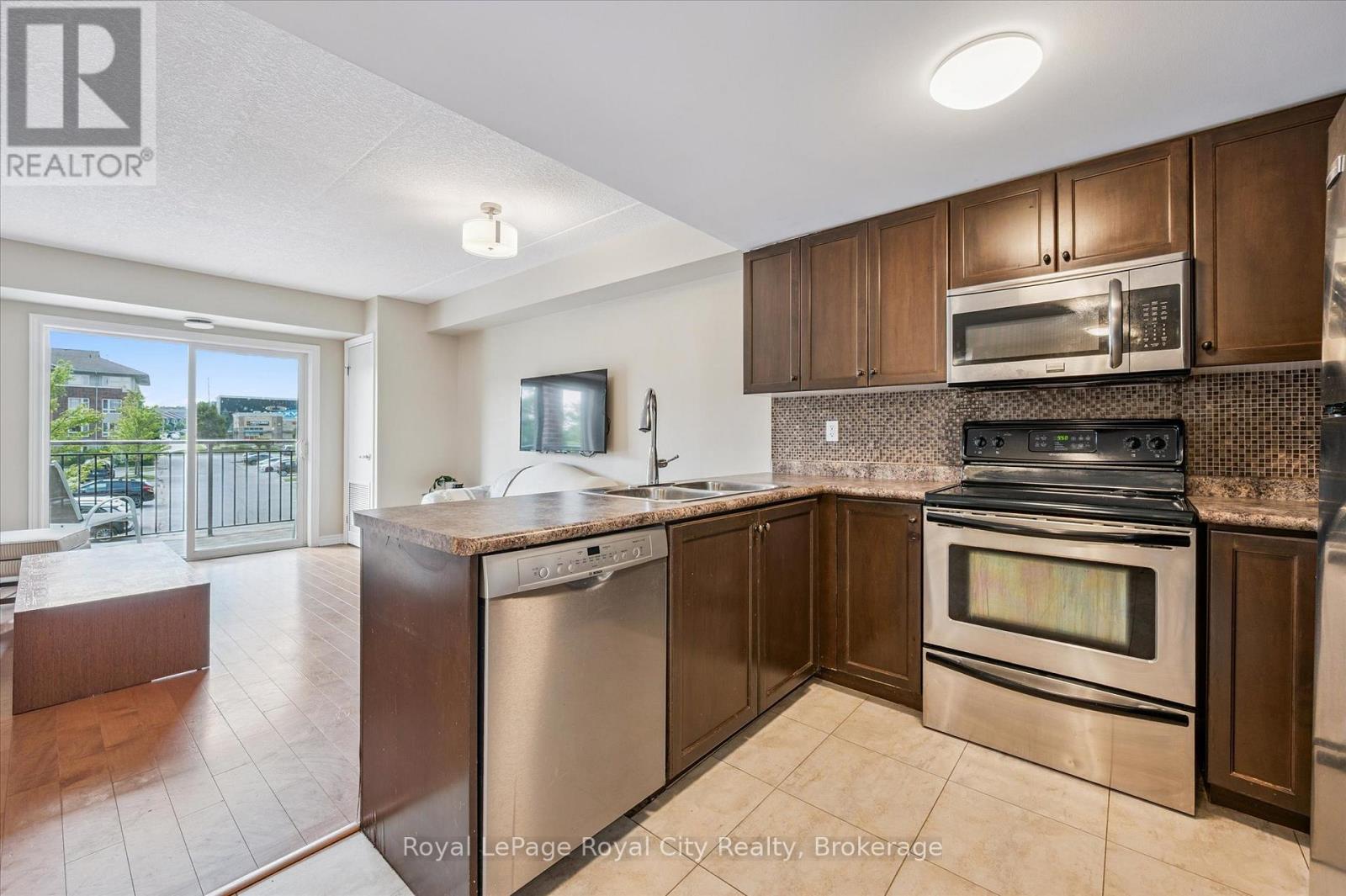 212 - 37 Goodwin Drive, Guelph, Ontario N1L 0E6 - Photo 2 - X12705098