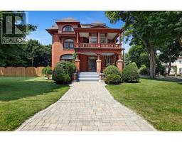 154 QUARRY AVENUE, Renfrew, Ontario