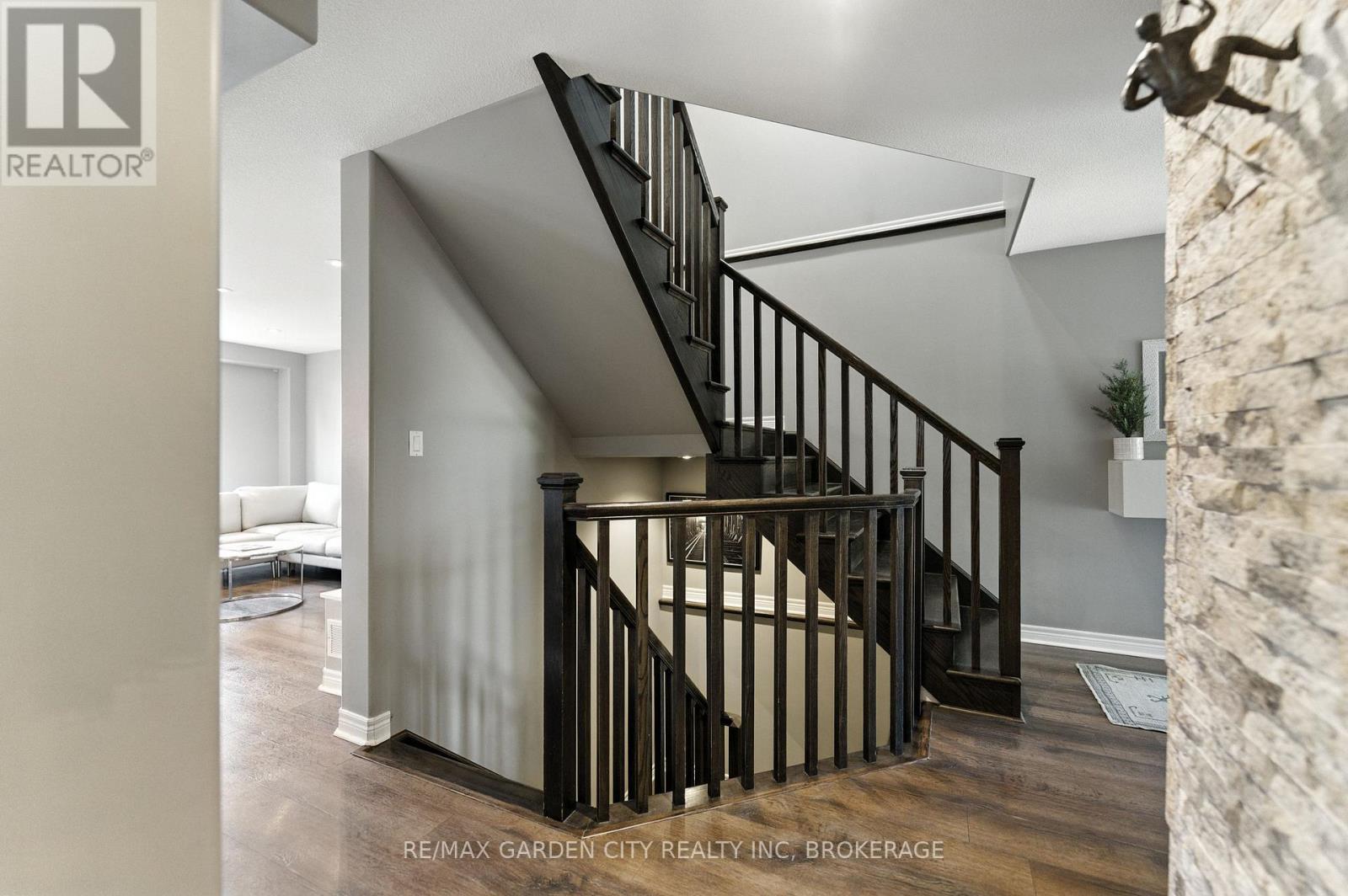 6456 Armelina Crescent, Niagara Falls, Ontario  L2H 0B4 - Photo 8 - X12325150