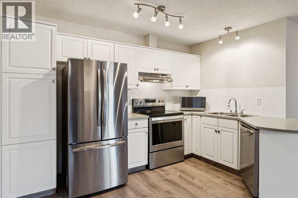 318, 10 Sierra Morena Mews Sw, Calgary, Alberta  T3H 3K6 - Photo 8 - A2279240