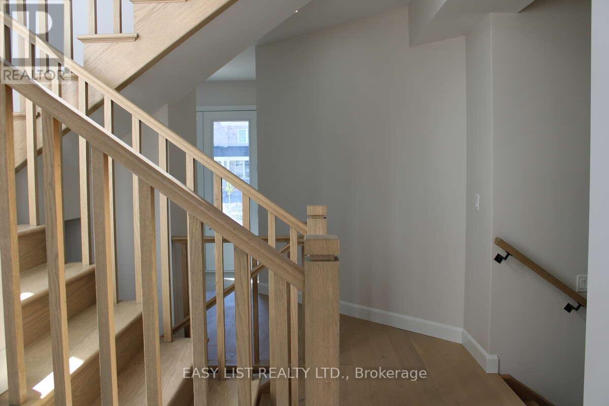 299 Mullighan Gardens, Peterborough, Ontario  K9K 0H2 - Photo 3 - X12700994