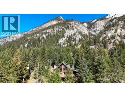 5285 Greenwood Road, edgewater, British Columbia