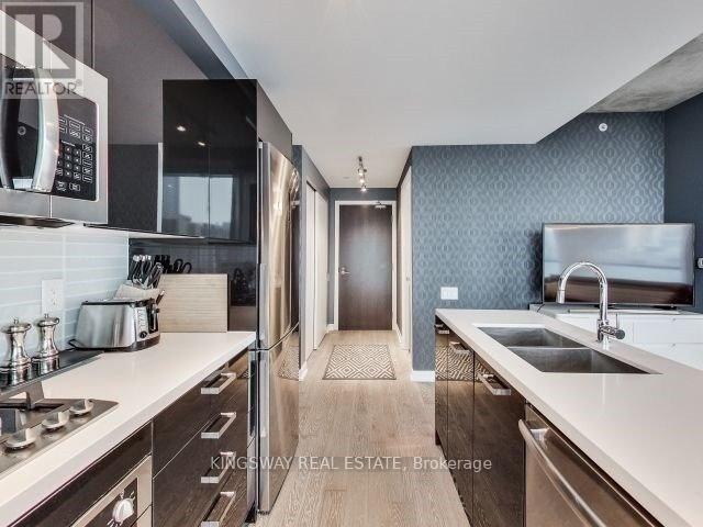 1107 - 11 Charlotte Street, Toronto, Ontario  M5V 2H5 - Photo 3 - C12705128