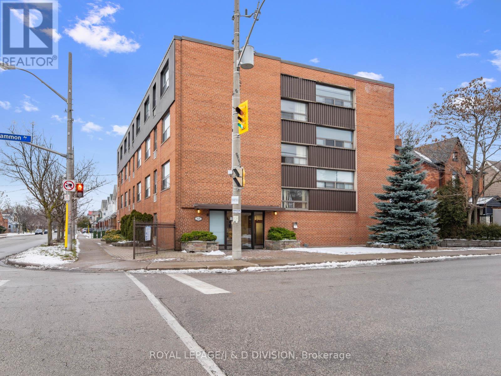 307 - 325 SAMMON AVENUE, Toronto, Ontario