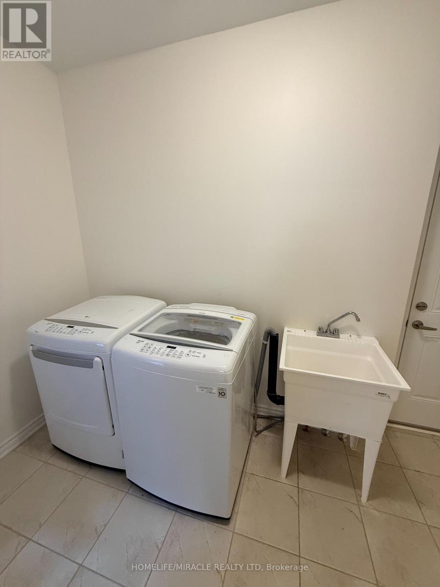 27 Mountainside Crescent, Whitby, Ontario  L1R 0P5 - Photo 13 - E12705030