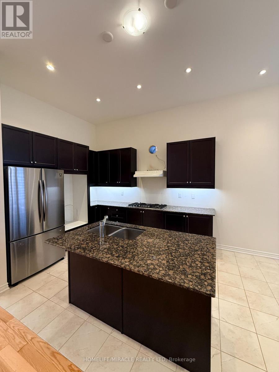 27 Mountainside Crescent, Whitby, Ontario  L1R 0P5 - Photo 8 - E12705030