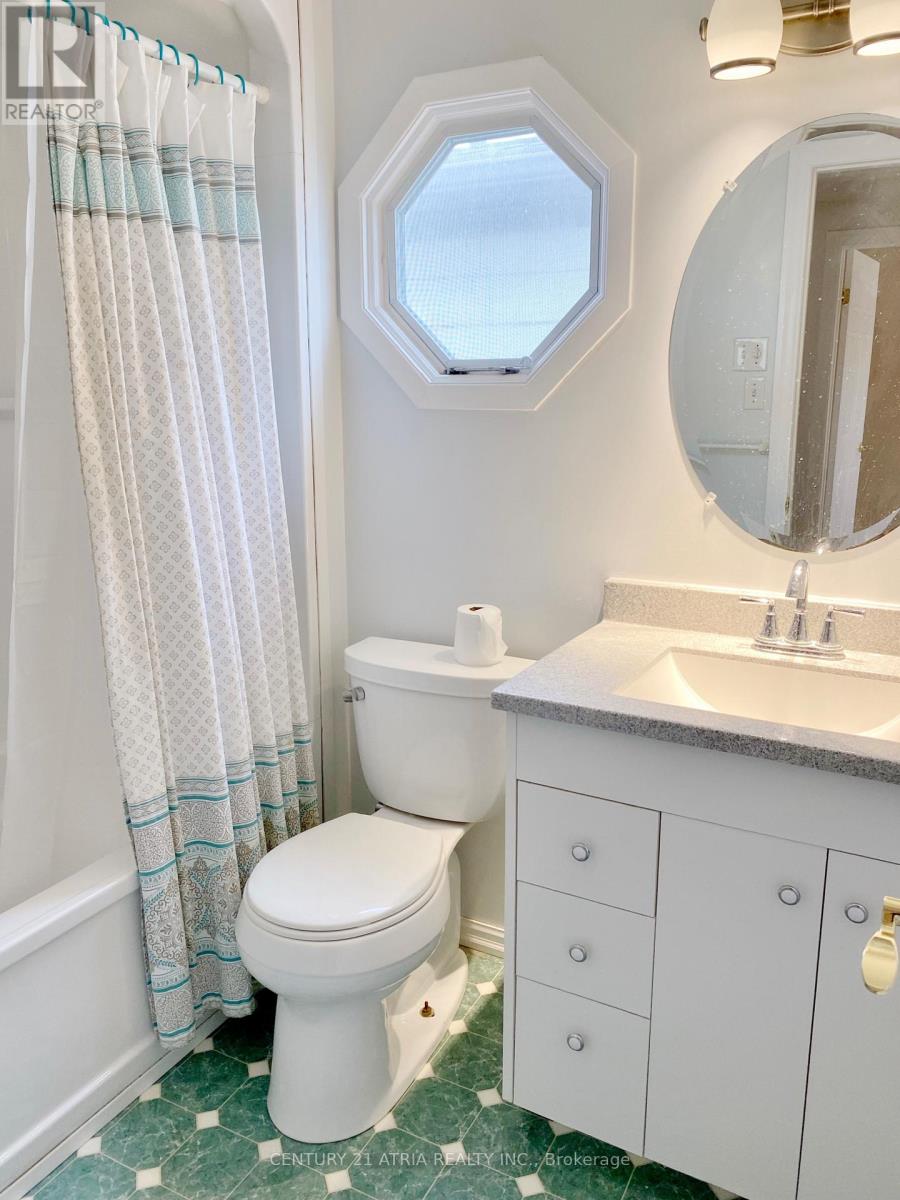 37 Springhead Gardens, Richmond Hill, Ontario  L4C 5C1 - Photo 20 - N12704962