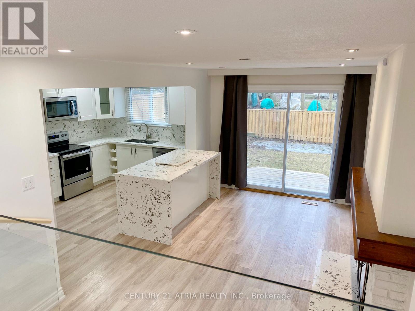 37 Springhead Gardens, Richmond Hill, Ontario  L4C 5C1 - Photo 8 - N12704962