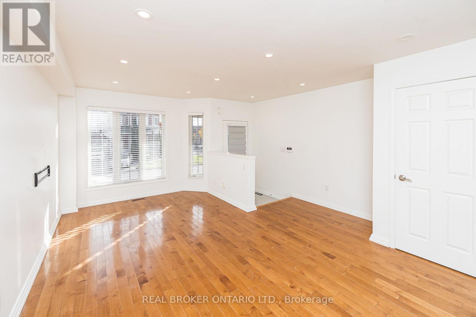 25 Arundel Drive, Vaughan, Ontario  L4H 2W6 - Photo 4 - N12705120