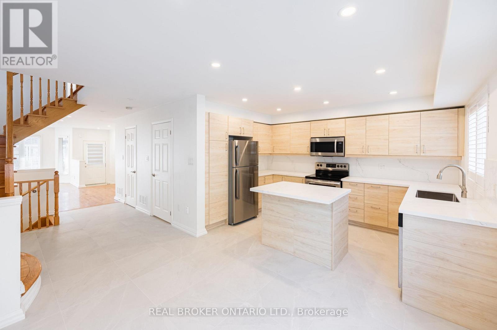 25 Arundel Drive, Vaughan, Ontario  L4H 2W6 - Photo 7 - N12705120