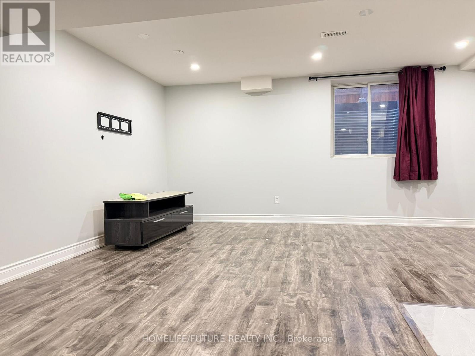 Bsmt - 5 Oxendon Road, Brampton, Ontario  L7A 4M4 - Photo 5 - W12703904