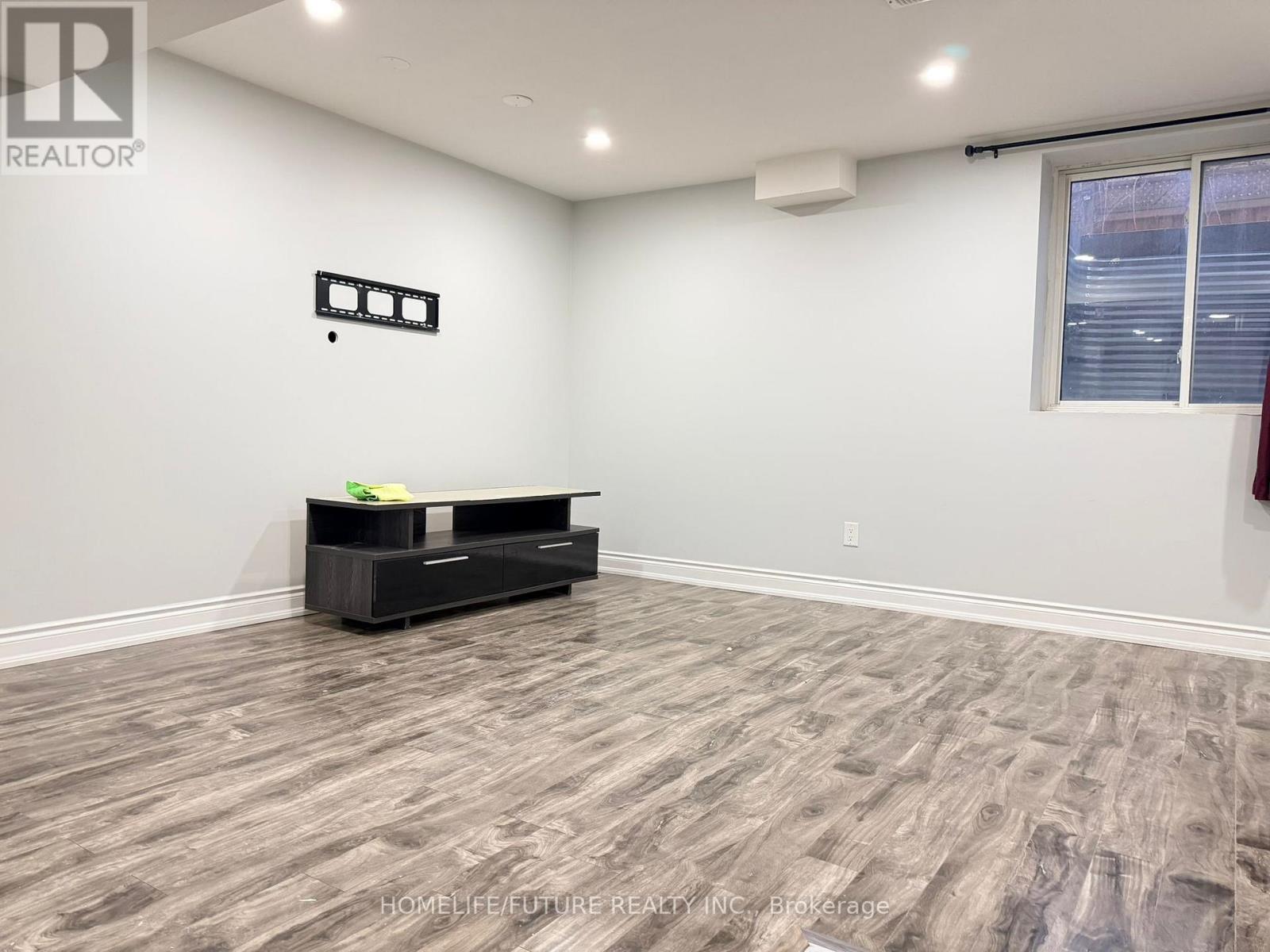 Bsmt - 5 Oxendon Road, Brampton, Ontario  L7A 4M4 - Photo 4 - W12703904