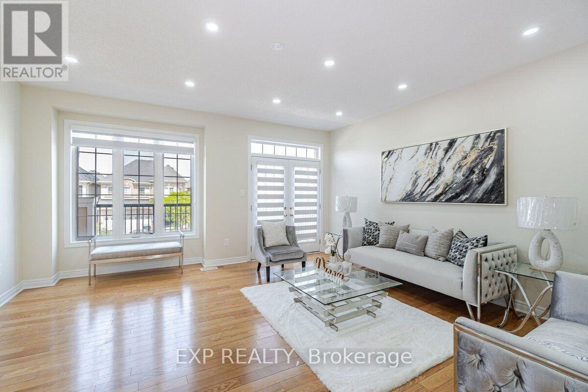 5 Appleaire Cres, Brampton, Ontario  L6R 0Y4 - Photo 2 - W12704968