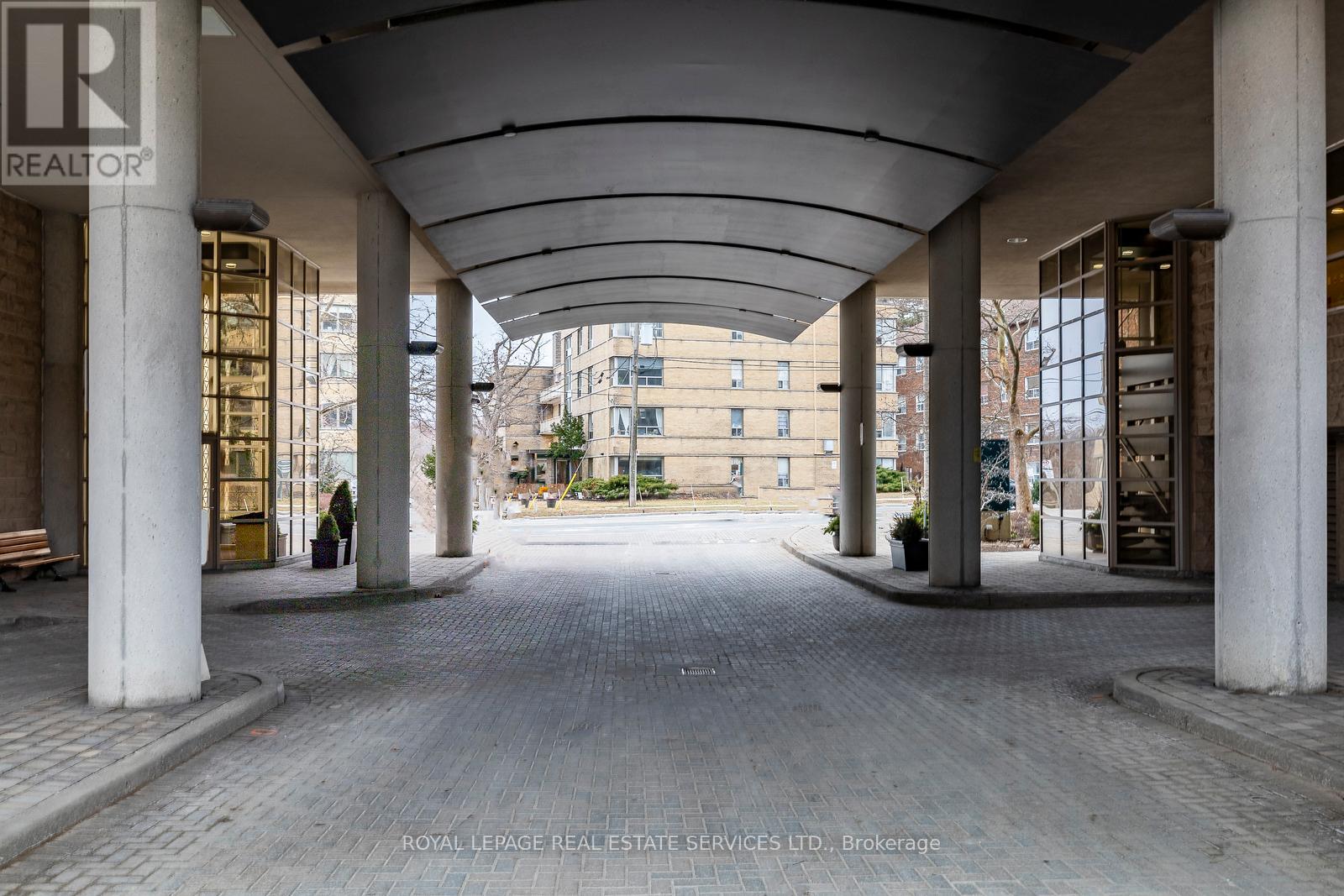 502 - 2662 Bloor Street W, Toronto, Ontario  M8X 2Z7 - Photo 2 - W12704986