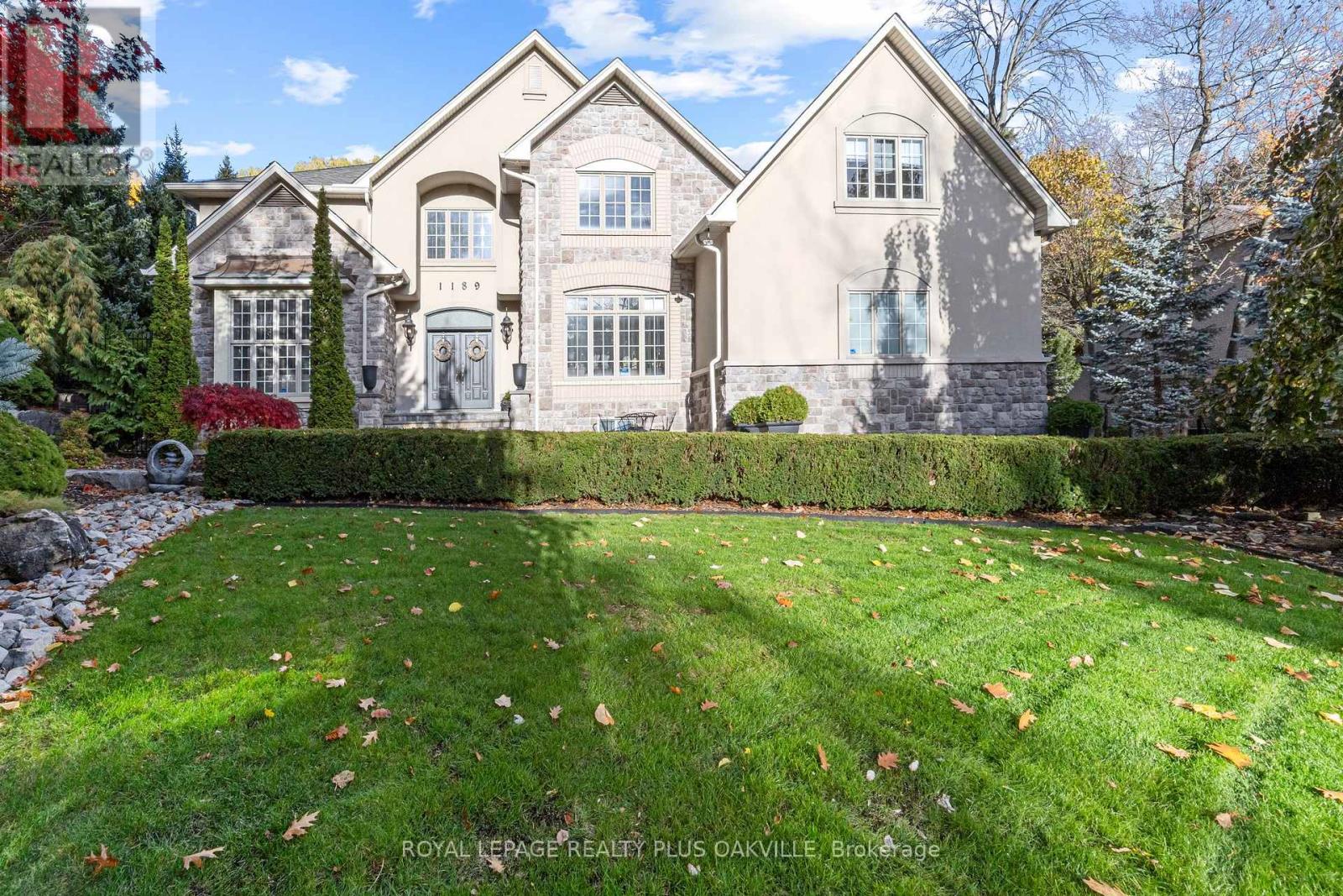 1189 Glen Road, Mississauga, Ontario  L5H 3K7 - Photo 2 - W12705008