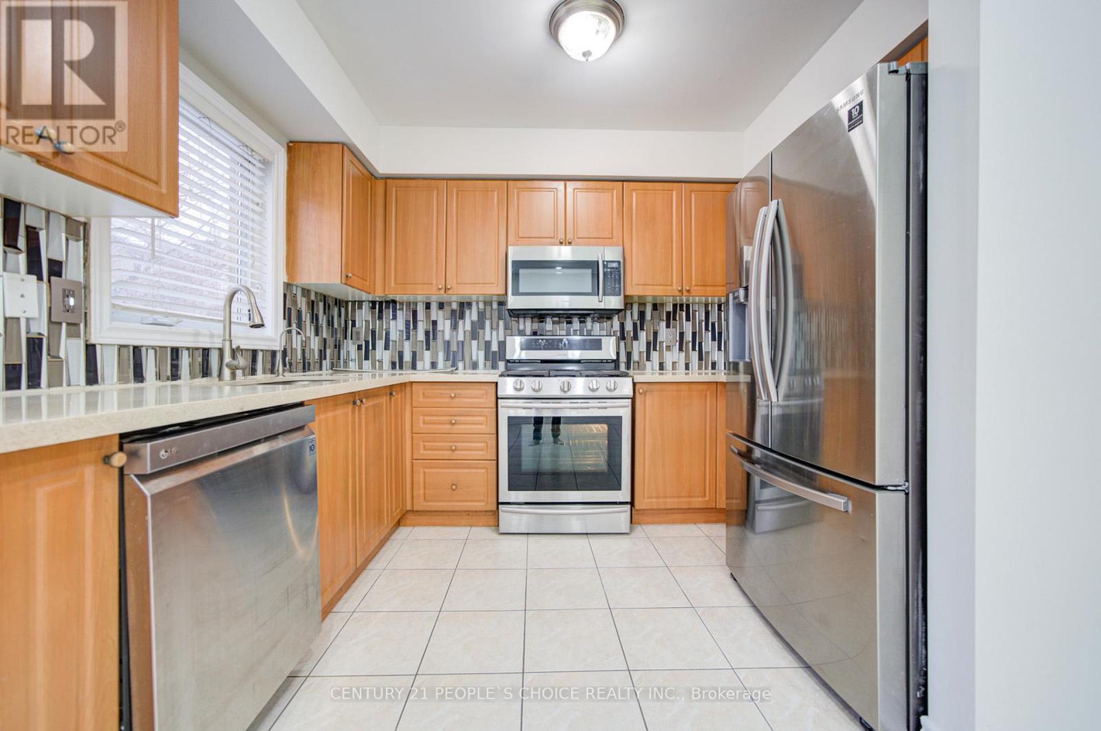 769 Fable Crescent, Mississauga, Ontario  L5W 1S1 - Photo 24 - W12705034