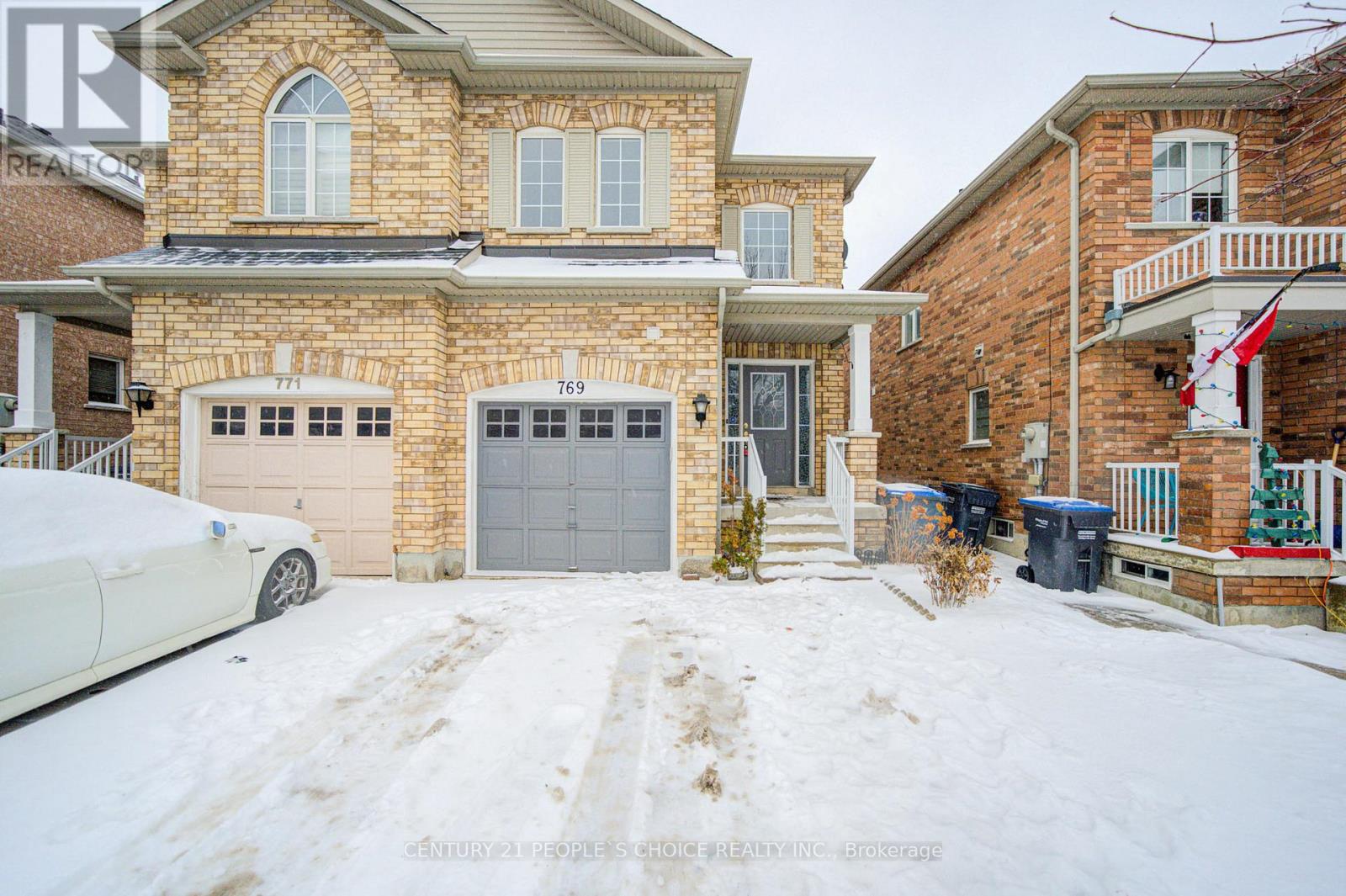 769 Fable Crescent, Mississauga, Ontario  L5W 1S1 - Photo 3 - W12705034