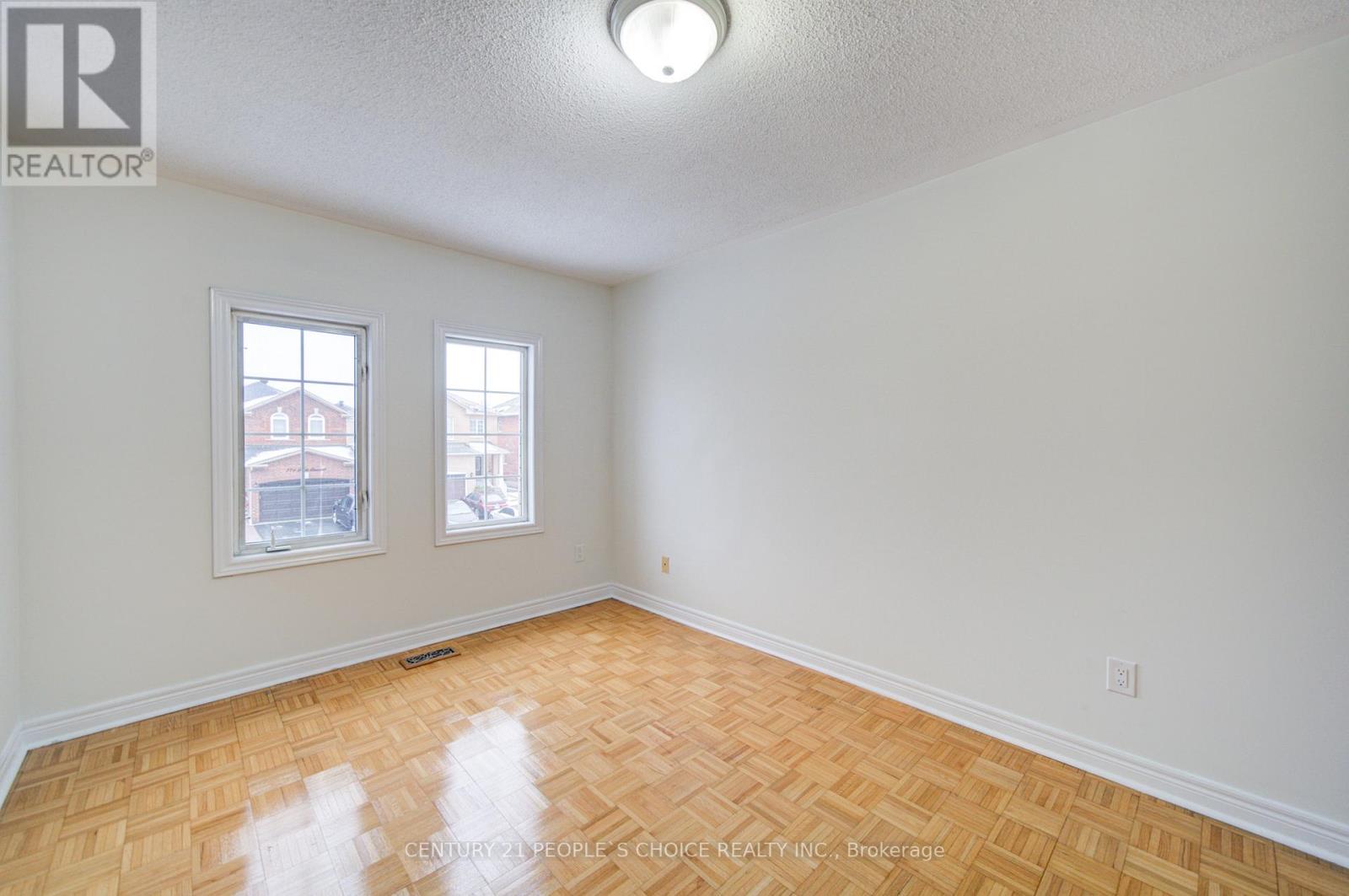 769 Fable Crescent, Mississauga, Ontario  L5W 1S1 - Photo 38 - W12705034