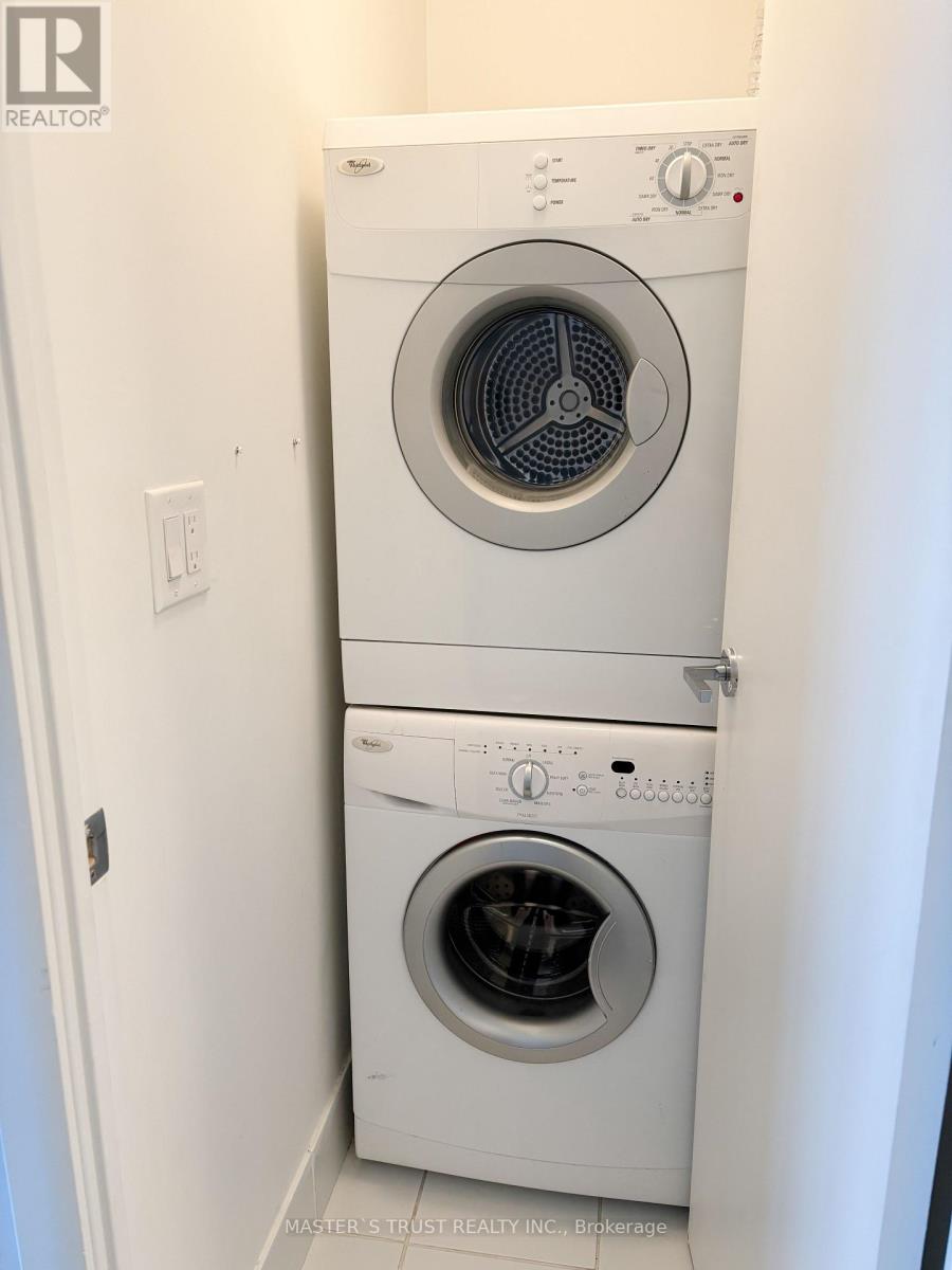 1025 - 165 Legion Road N, Toronto, Ontario  M8Y 0B3 - Photo 12 - W12705042