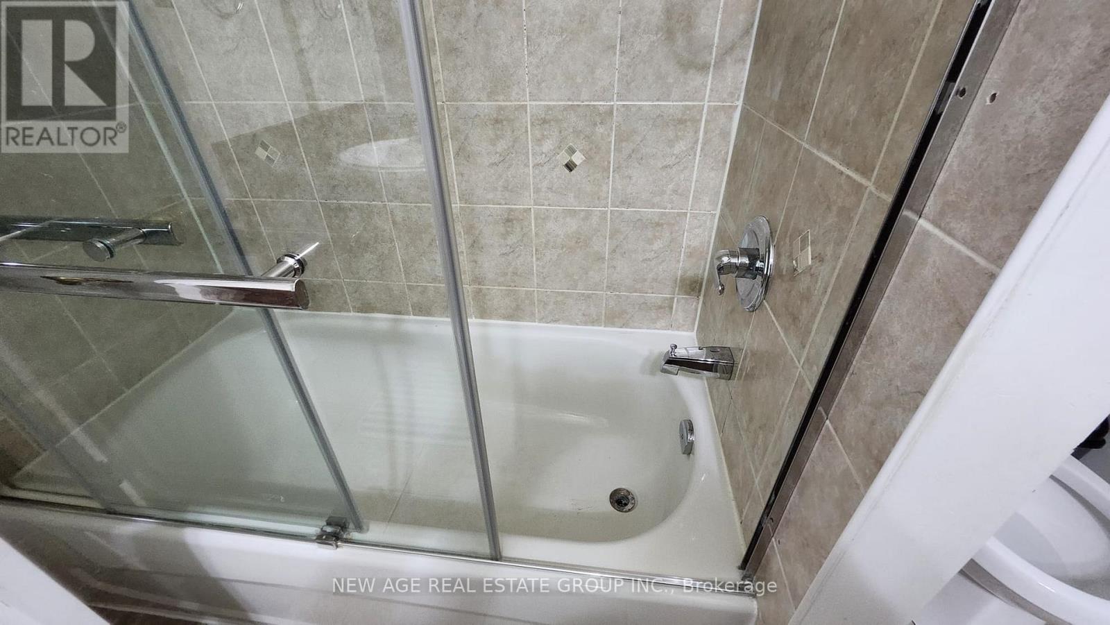 3 - 80 Tatra Crescent, Brampton, Ontario  L6Y 0K5 - Photo 9 - W12705056