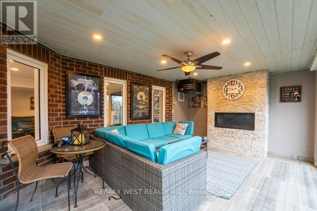 1806 Sevenoaks Drive, Mississauga, Ontario  L5K 2N2 - Photo 31 - W12705060