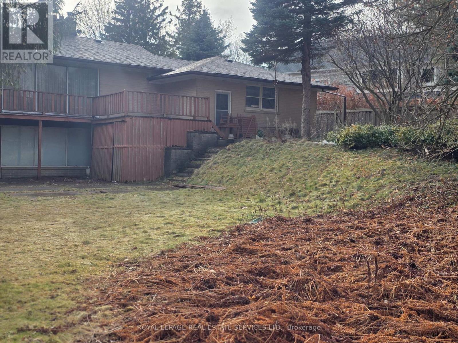 541 Vanessa Drive, Mississauga, Ontario  L5H 2N4 - Photo 4 - W12705082