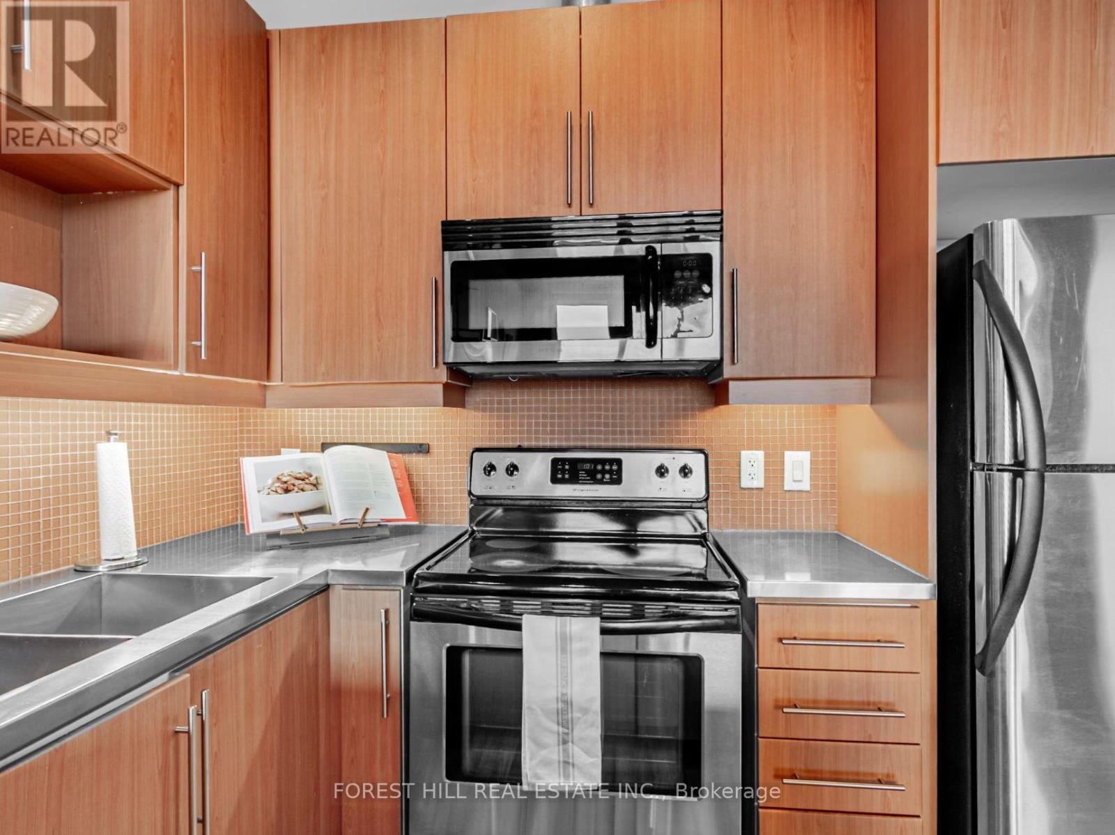 506 - 2154 Dundas Street W, Toronto, Ontario  M6R 1X3 - Photo 5 - W12705086