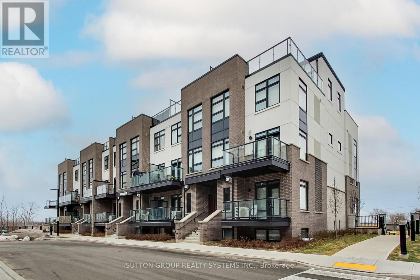 114 - 1581 Rose Way, Milton, Ontario  L9E 0J2 - Photo 2 - W12705132