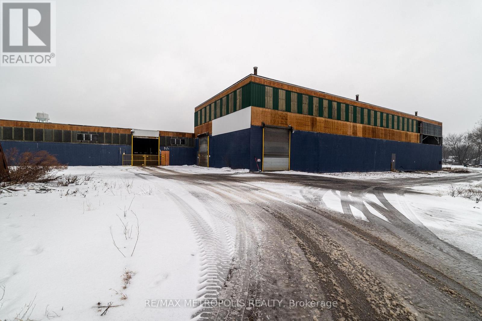 5881 Thorold Stone Road, Niagara Falls, Ontario  L2J 1A1 - Photo 5 - X12705012