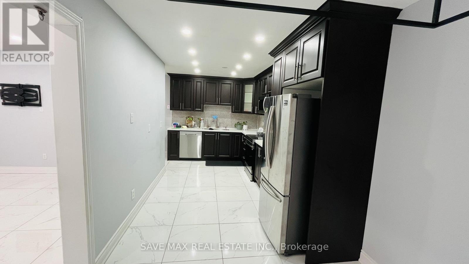 803 Deveron Crescent, London South, Ontario  N5Z 5B4 - Photo 8 - X12705062