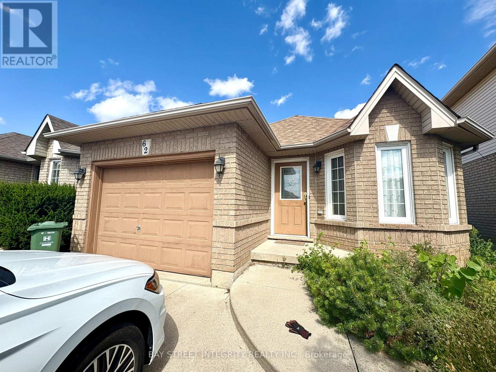 62 Briarose Place, Hamilton, Ontario  L9C 7V3 - Photo 2 - X12705114