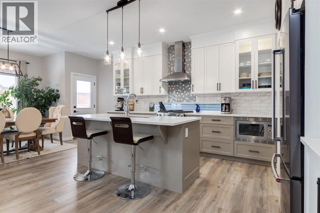 452 Chinook Gate Square Sw, Airdrie, Alberta  T4B 4V9 - Photo 4 - A2279114