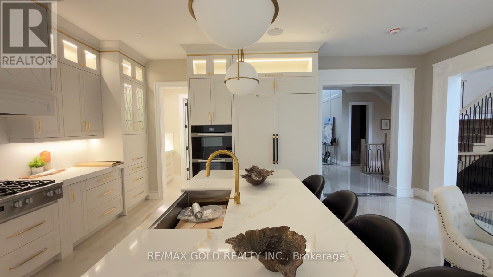 507 Wildwood Drive, Oakville, Ontario  L6K 1V1 - Photo 4 - W12704884