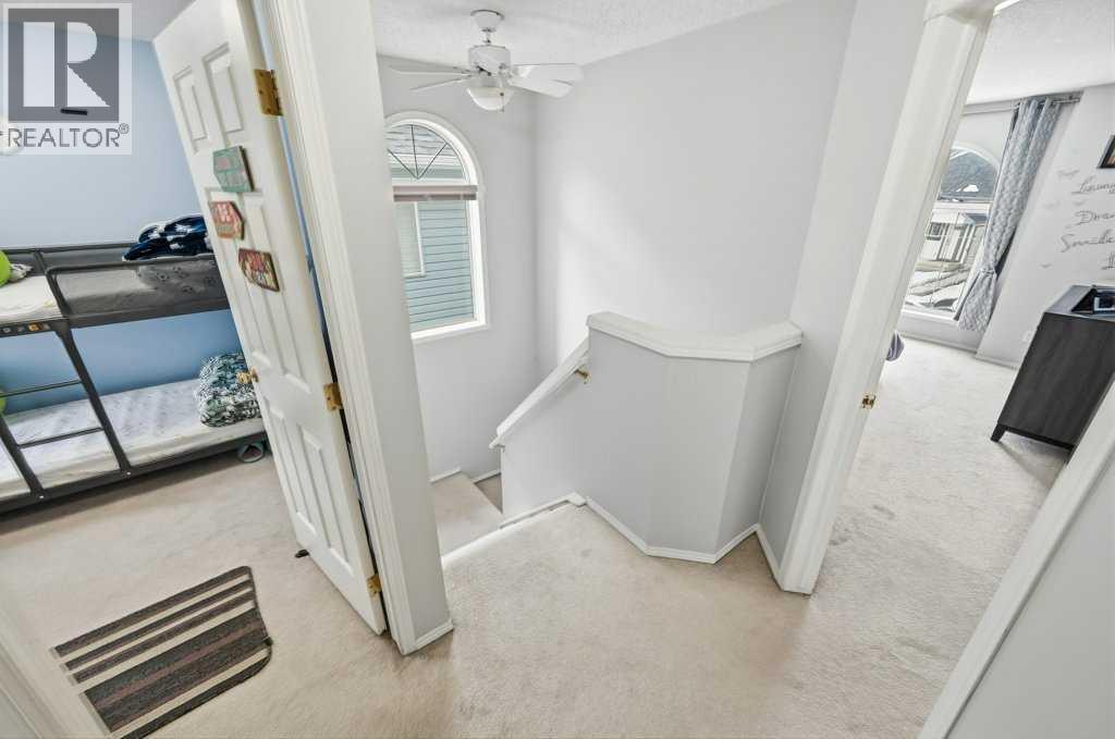 1009 Country Hills Circle Nw, Calgary, Alberta  T3K 4W7 - Photo 15 - A2279886