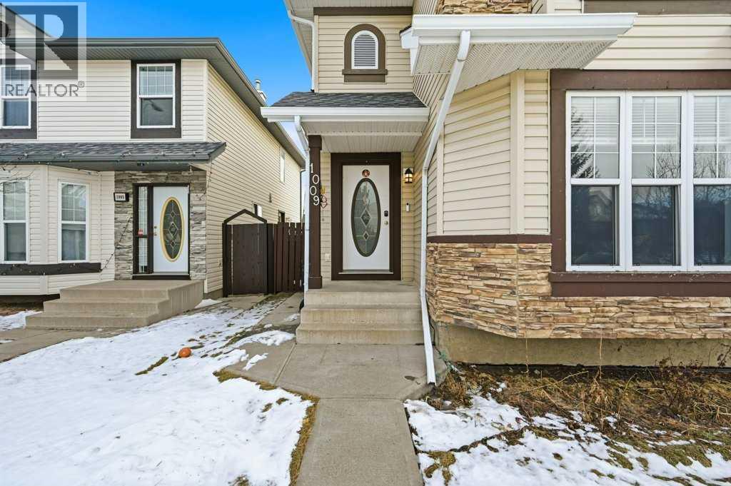 1009 Country Hills Circle Nw, Calgary, Alberta  T3K 4W7 - Photo 2 - A2279886