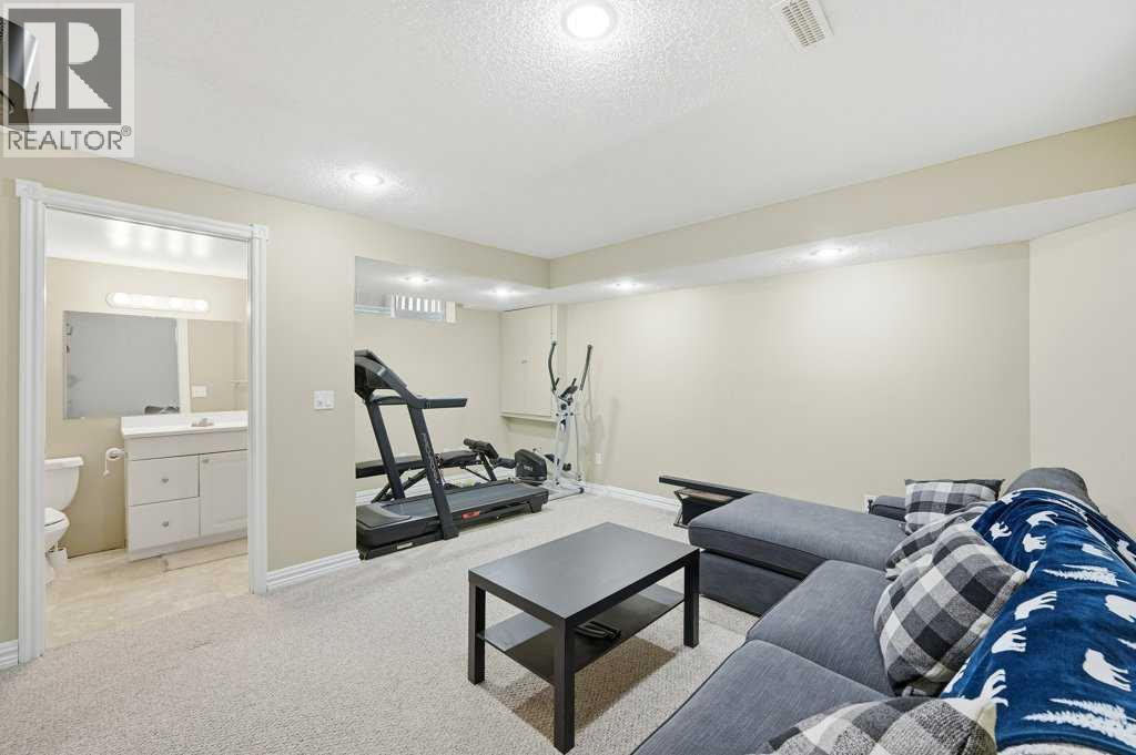 1009 Country Hills Circle Nw, Calgary, Alberta  T3K 4W7 - Photo 31 - A2279886