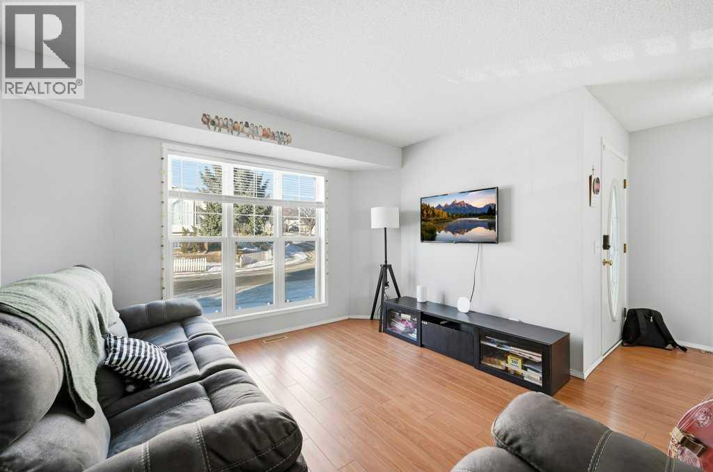 1009 Country Hills Circle Nw, Calgary, Alberta  T3K 4W7 - Photo 6 - A2279886