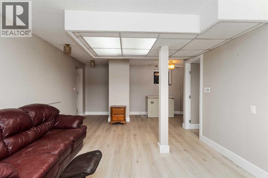 237 Cochrane Crescent, Fort Mcmurray, Alberta  T9K 1J6 - Photo 32 - A2270784