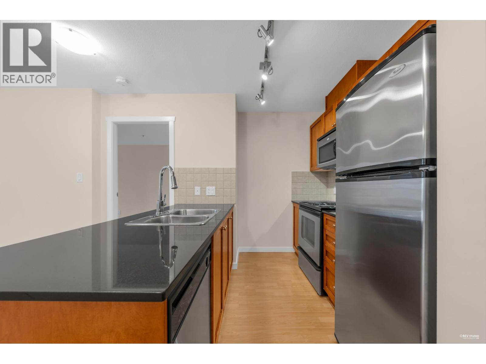 603 415 E Columbia Street, New Westminster, British Columbia  V3L 0B4 - Photo 3 - R3080357