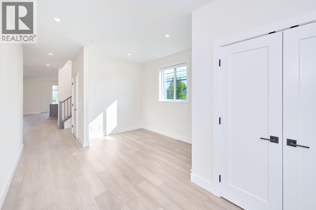 20353 123 Avenue, Maple Ridge, British Columbia  V2X 4A6 - Photo 2 - R3080363