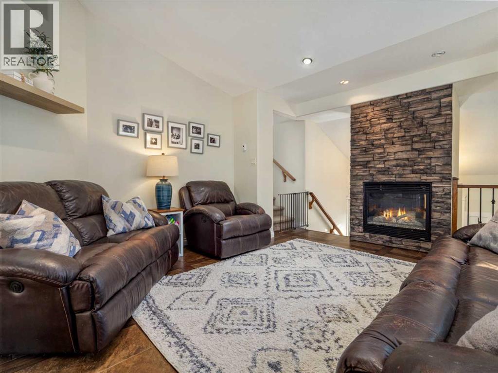 421 11 Street, Nobleford, Alberta  T0L 1S0 - Photo 9 - A2279904