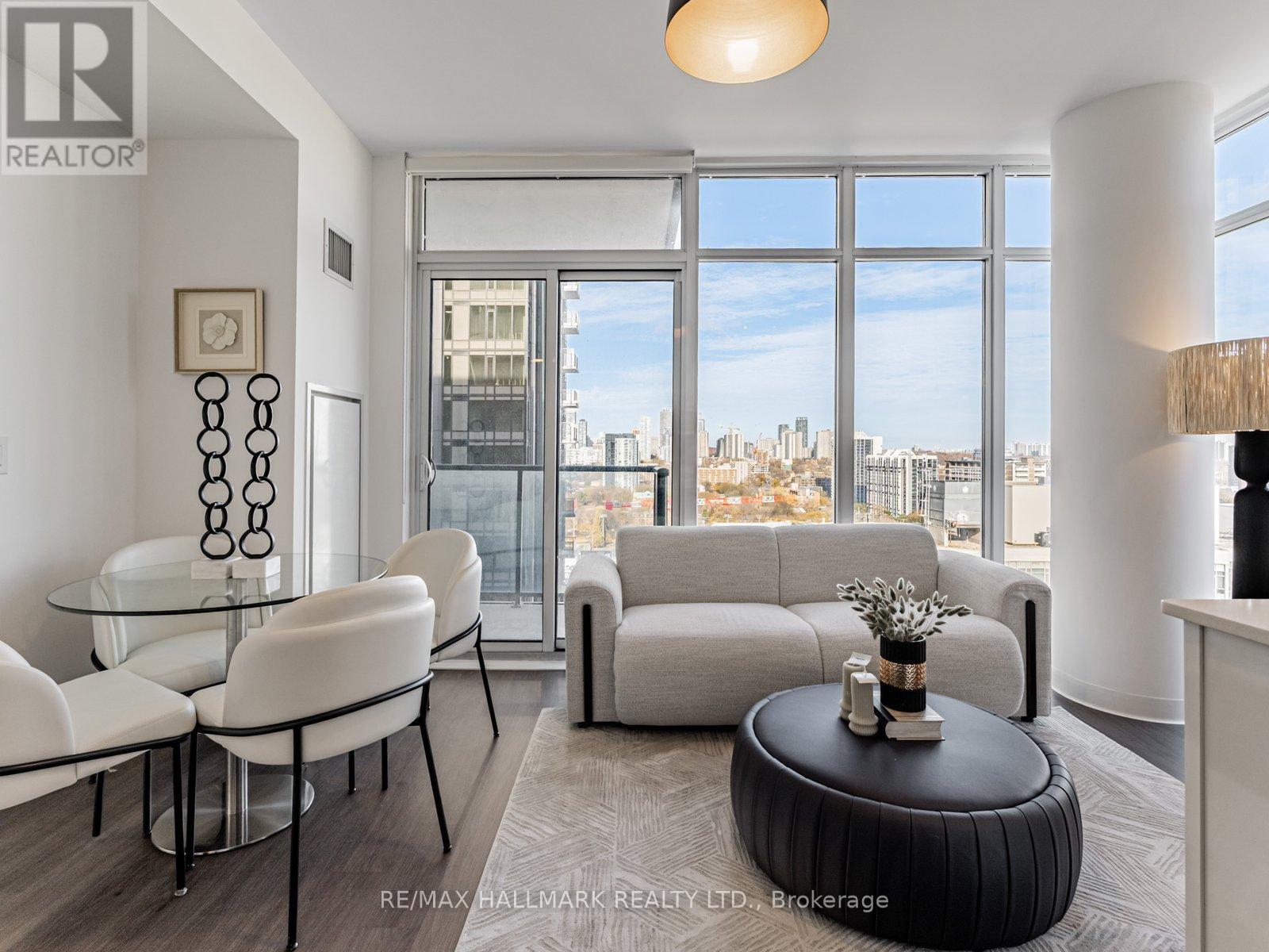 1704 - 105 George Street, Toronto, Ontario  M5A 0L4 - Photo 3 - C12705188