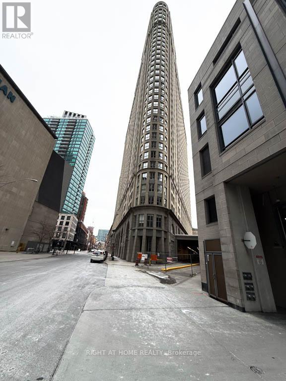 319 - 25 The Esplanade, Toronto, Ontario  M5E 1W5 - Photo 1 - C12705208