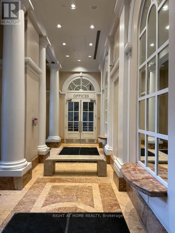 319 - 25 The Esplanade, Toronto, Ontario  M5E 1W5 - Photo 2 - C12705208