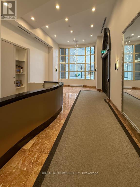 319 - 25 The Esplanade, Toronto, Ontario  M5E 1W5 - Photo 3 - C12705208