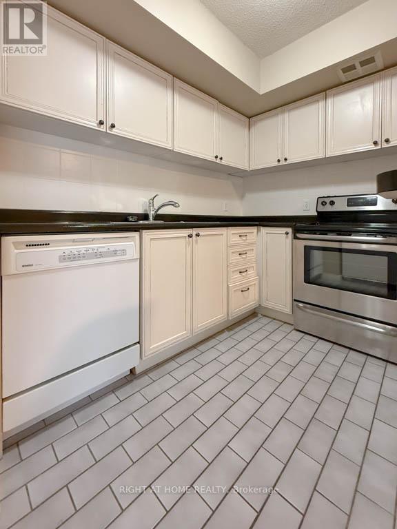 319 - 25 The Esplanade, Toronto, Ontario  M5E 1W5 - Photo 7 - C12705208