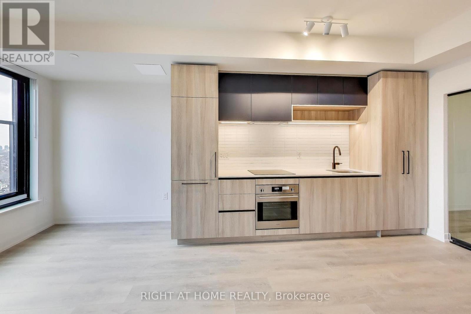 1421 - 181 Sterling Road, Toronto, Ontario  M6R 0B2 - Photo 6 - C12703408